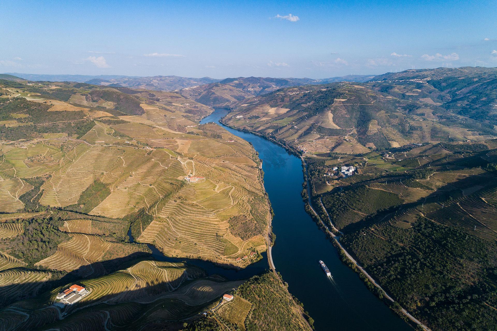 S&atilde;o Leonardo de Galafura: Monumental Miradouro para o Douro