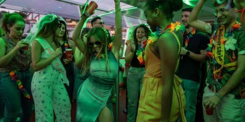 Festa em Barco no Porto com Bar e Dj