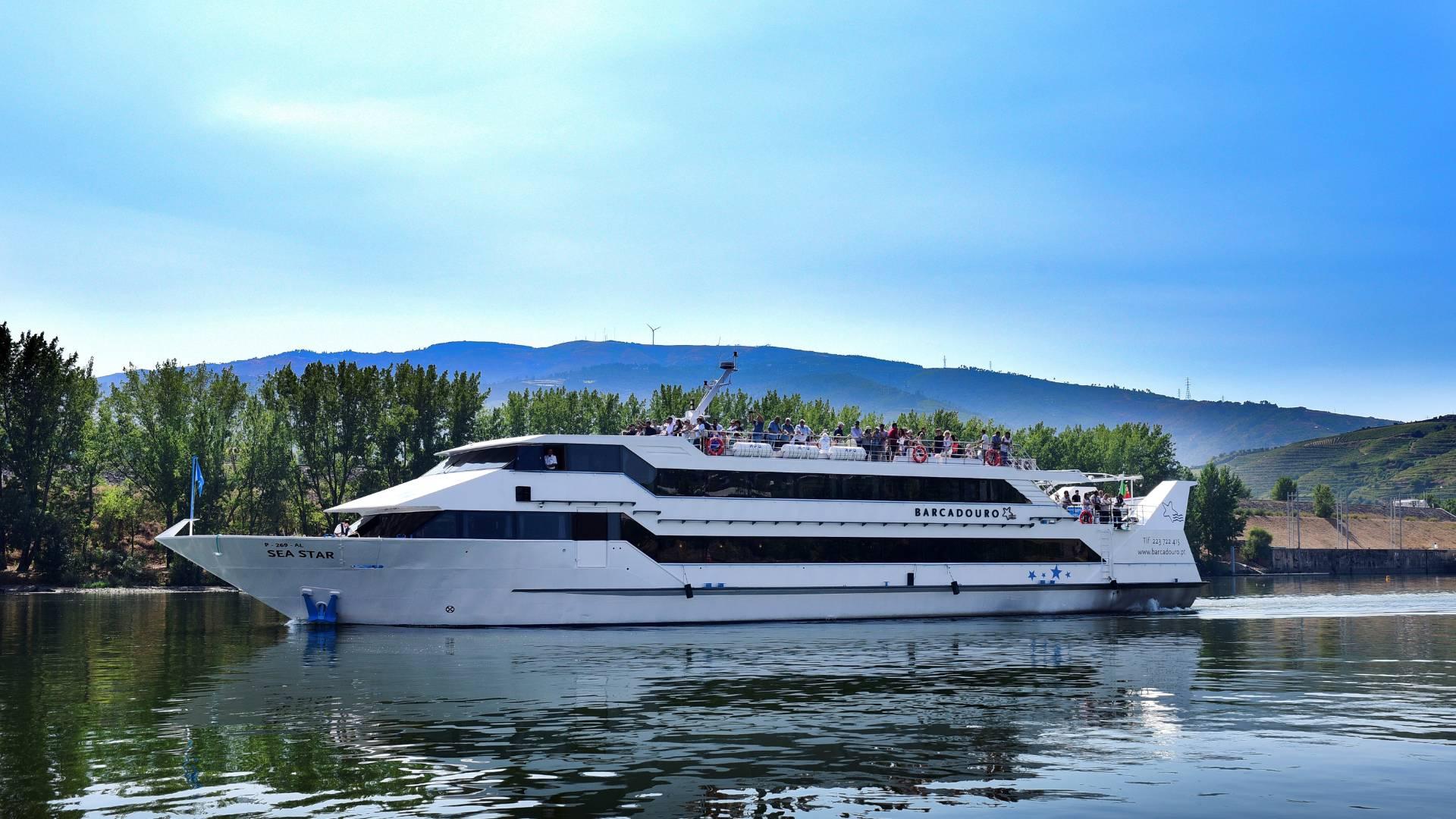 Passeio de Barco no Douro at&eacute; ao Pinh&atilde;o, com sa&iacute;da do Porto - 1