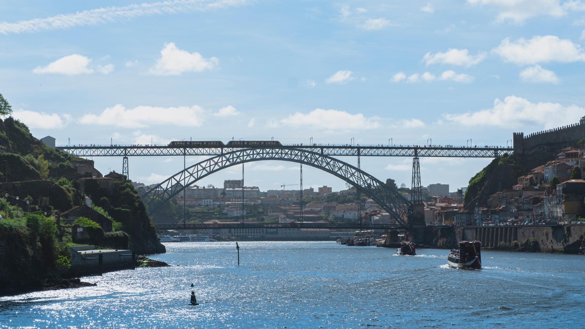 Cruzeiro no Porto com Almo&ccedil;o a Bordo  - 1