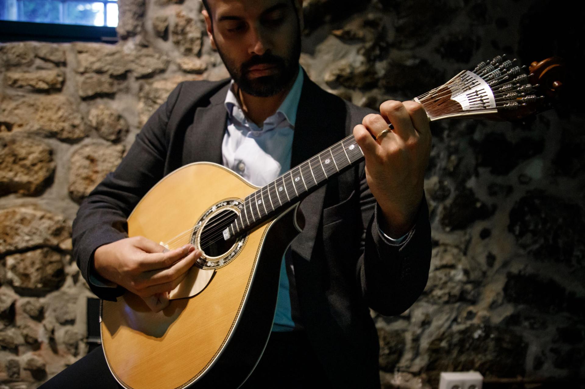 Cruzeiro das 6 Pontes com Visita &agrave;s Caves, Prova de Vinhos e Fado - 1
