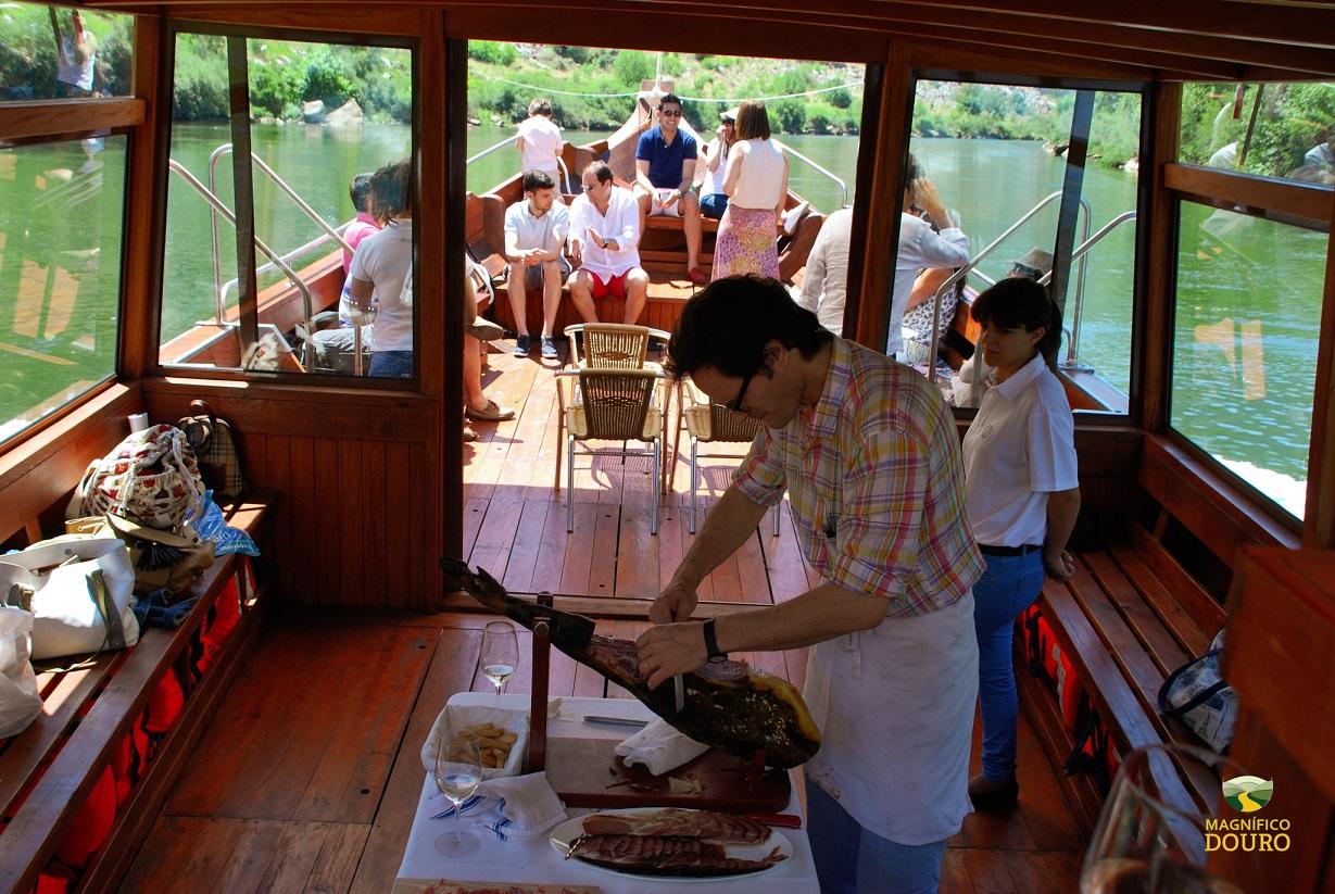 Cruzeiro Privado em Barco Rabelo - 5