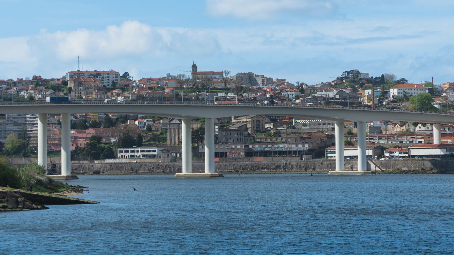 Cruzeiro no Porto com Almo&ccedil;o a Bordo  - 2
