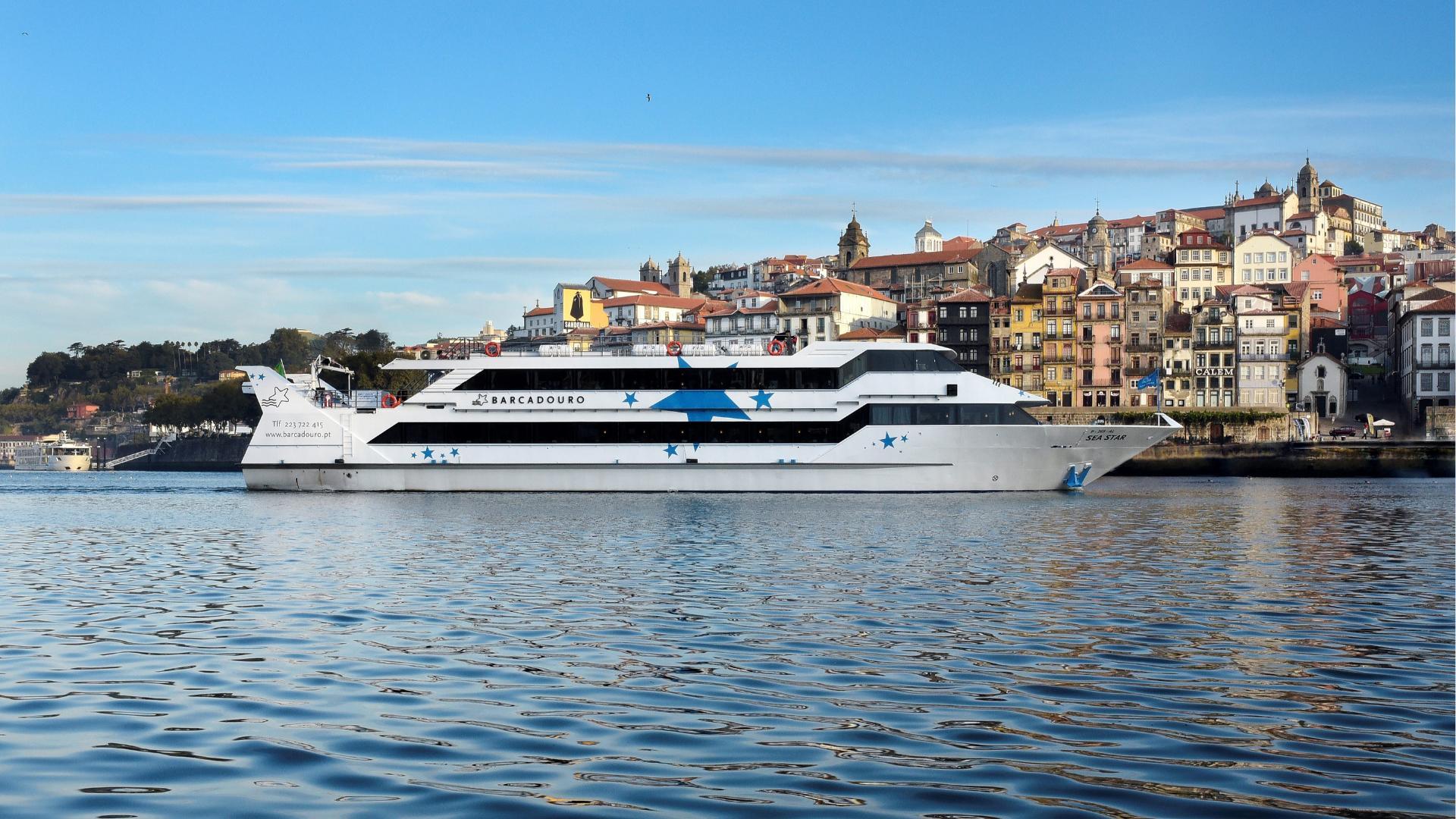 Cruzeiro no Porto com Almo&ccedil;o a Bordo  - 3